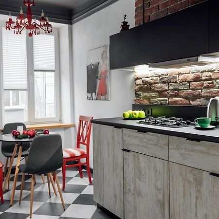 Apartment On Hnatiuka With Parking Leopoli Esterno foto
