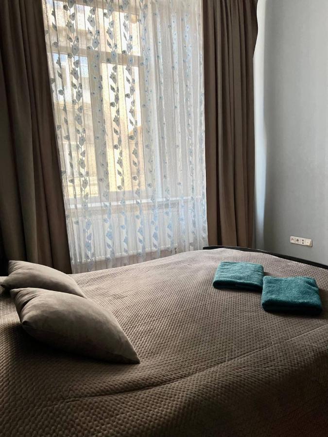 Apartment On Hnatiuka With Parking Leopoli Esterno foto