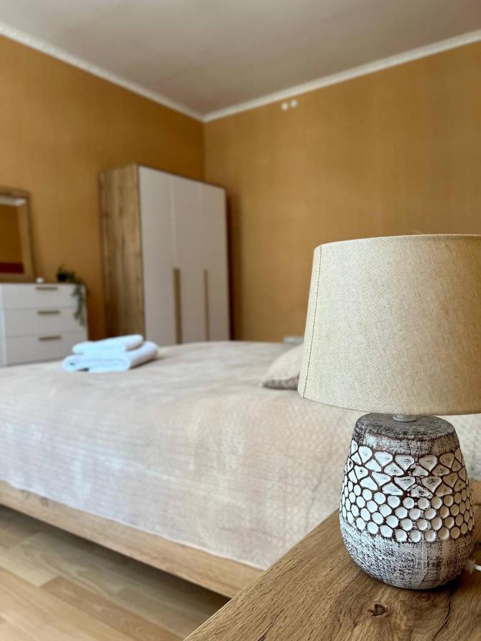Apartment On Hnatiuka With Parking Leopoli Esterno foto