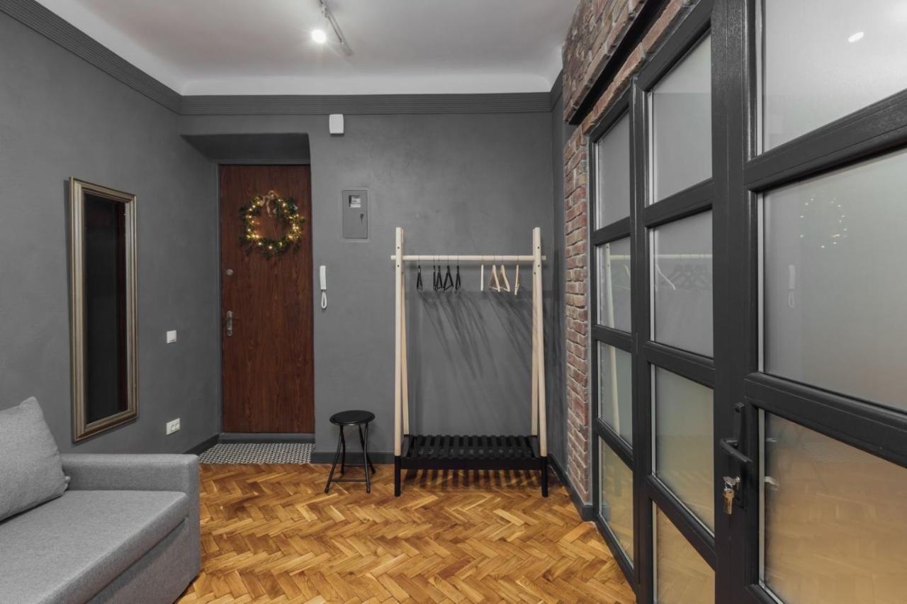Apartment On Hnatiuka With Parking Leopoli Esterno foto